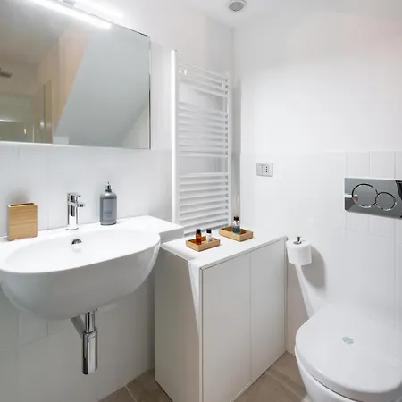 The Architect - Exclusive Loft In Ponterosso דירה טריאסטה